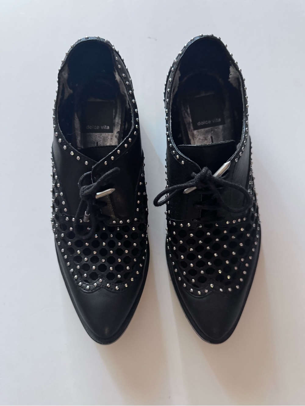 Dolce Vita Studded Black Lace-Up Wingtip Shoes in Size 6 in Fair Condition
